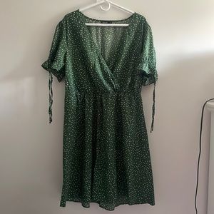 SHEIN Green Dotted Flowy Dress 2XL